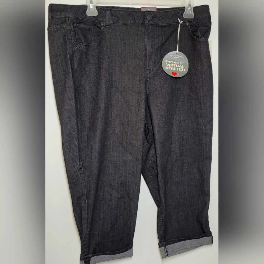 AVENUE DENIM CAPRI BLACK  22